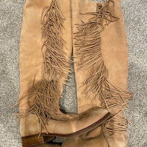 Gorgeous fringe boots